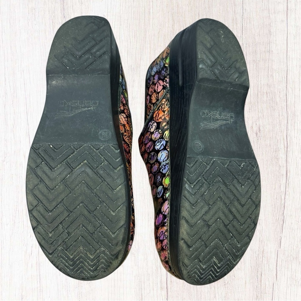 Dansko- Multi Color Dot w/ Script Printed Stapled Leather Classic Clog- Size 39 - Picture 10 of 10